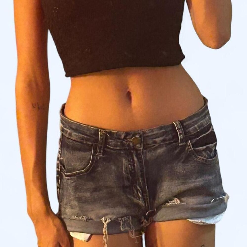 Low Rise Shorts - Picture 3 of 3